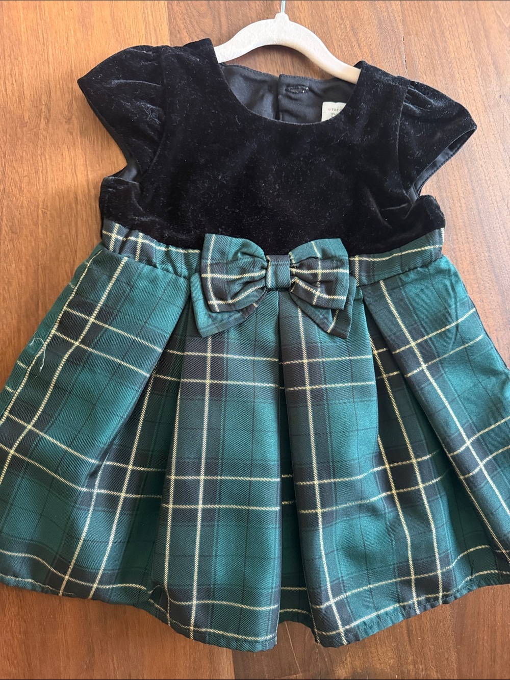 The Children's Place Black Velvet Top Green Plaid Bow Holiday Dress